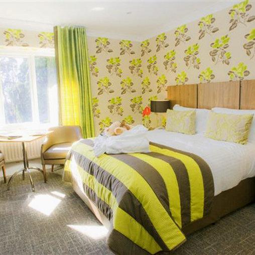 The Coed-Y-Mwstwr Hotel Bridgend  Δωμάτιο φωτογραφία