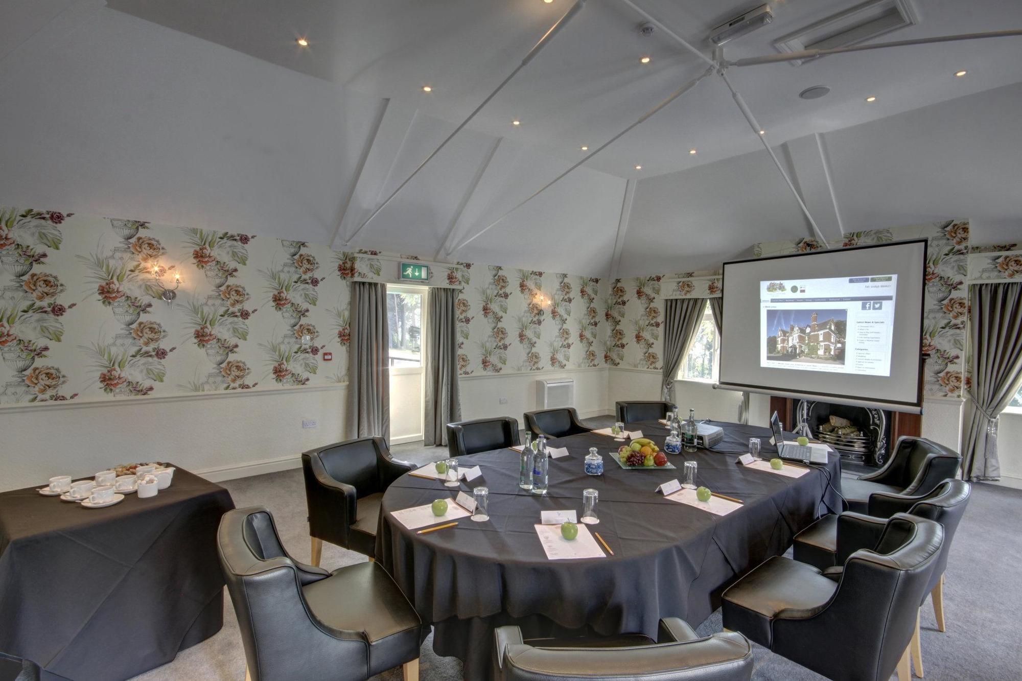 The Coed-Y-Mwstwr Hotel Bridgend  Εξωτερικό φωτογραφία