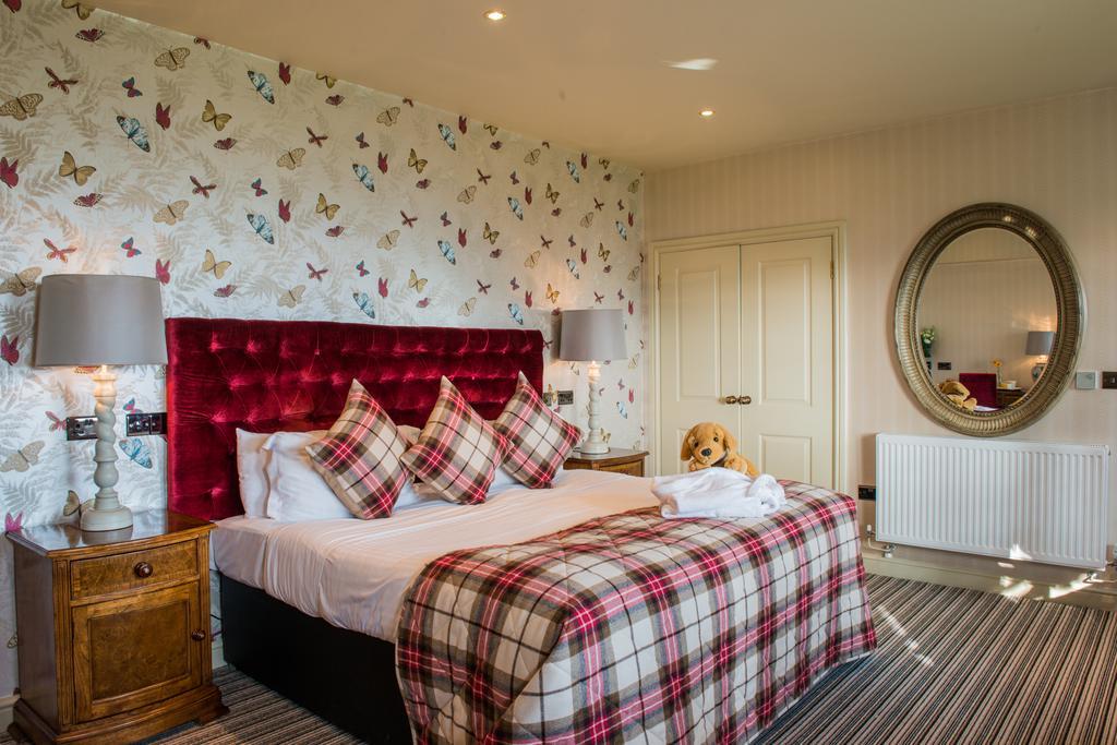 The Coed-Y-Mwstwr Hotel Bridgend  Δωμάτιο φωτογραφία