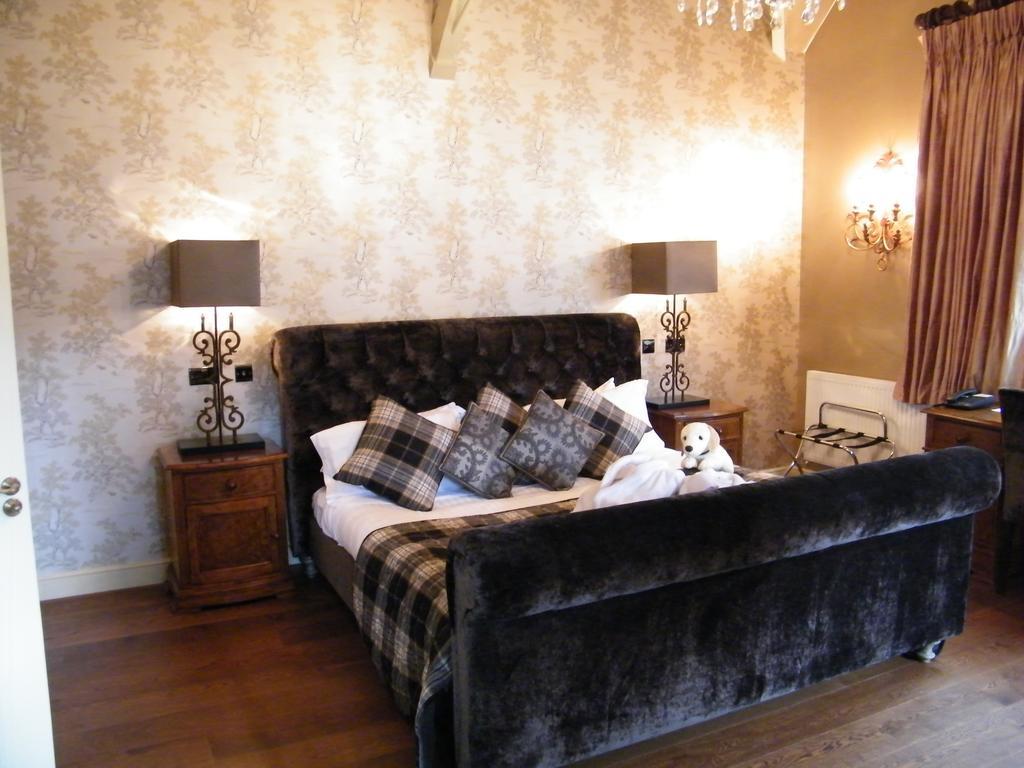 The Coed-Y-Mwstwr Hotel Bridgend  Δωμάτιο φωτογραφία